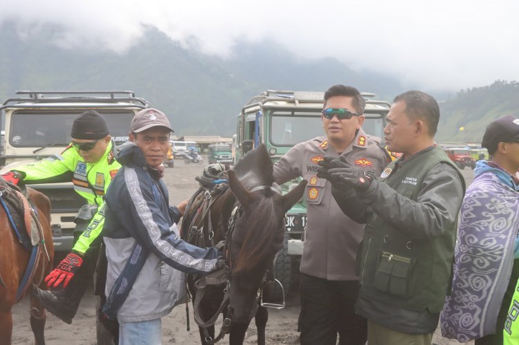 Operasi Ketupat Semeru 2024 Polres Probolinggo Gelar Patroli di Kawasan Bromo